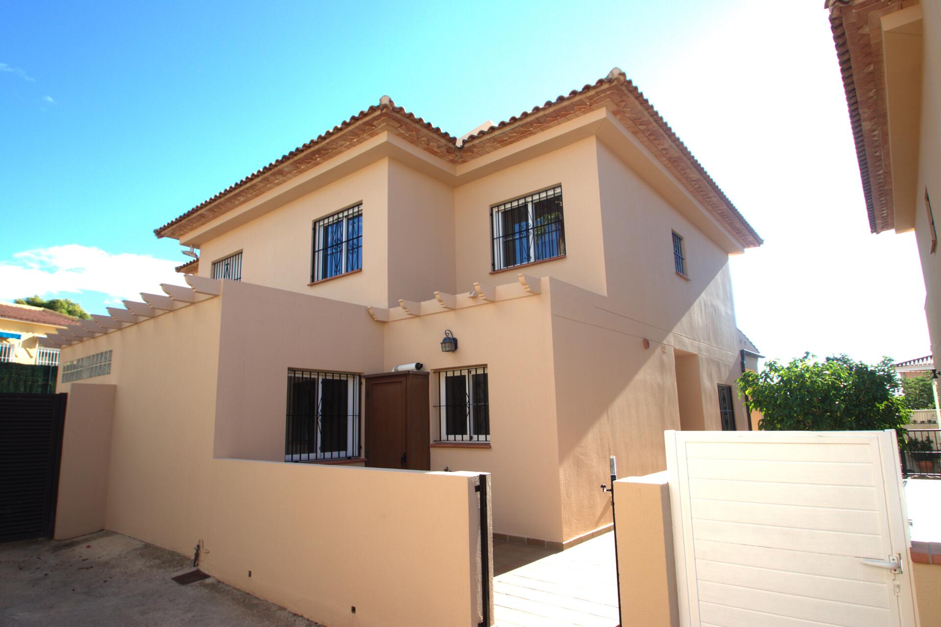 Semi-detached -
                        La Nucia -
                        3 bedrooms -
                        0 persons